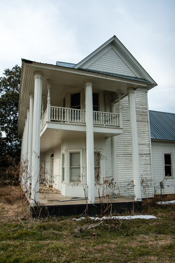 Twice-abandoned house near Cartersville