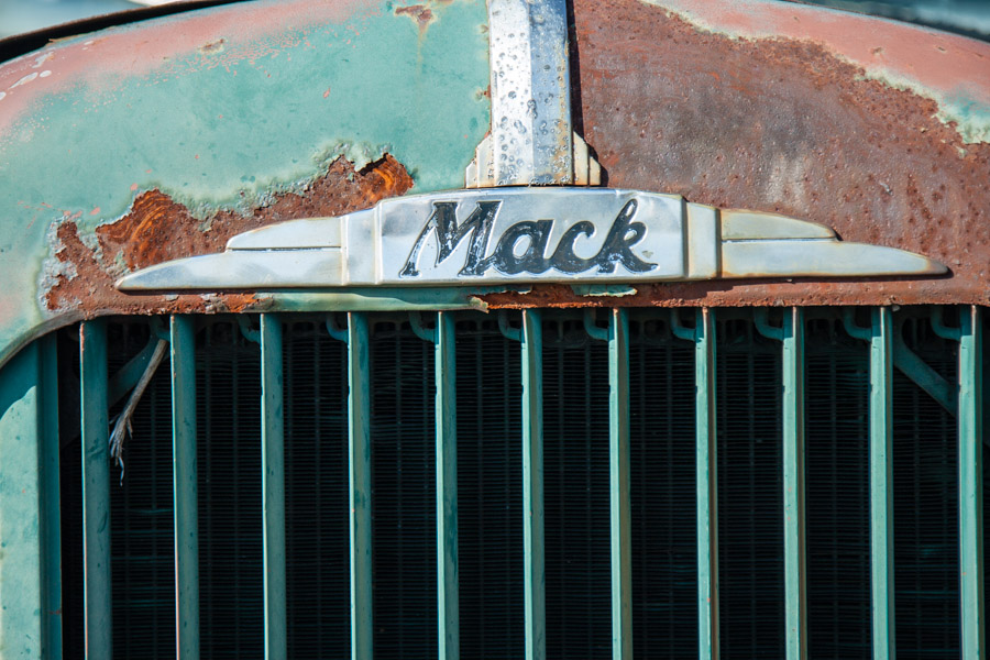 Abandoned tow truck im Marietta