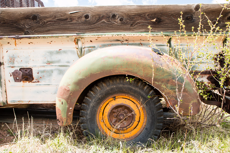 Abandoned cars near Victor