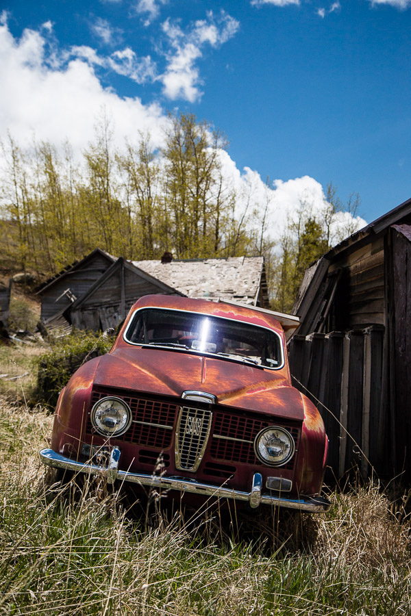Abandoned cars near Victor