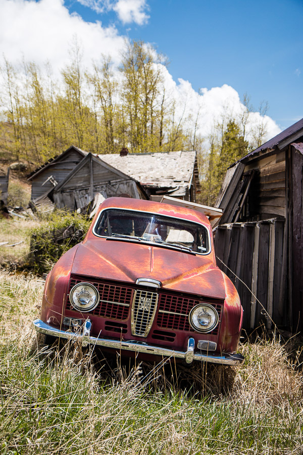 Abandoned cars near Victor