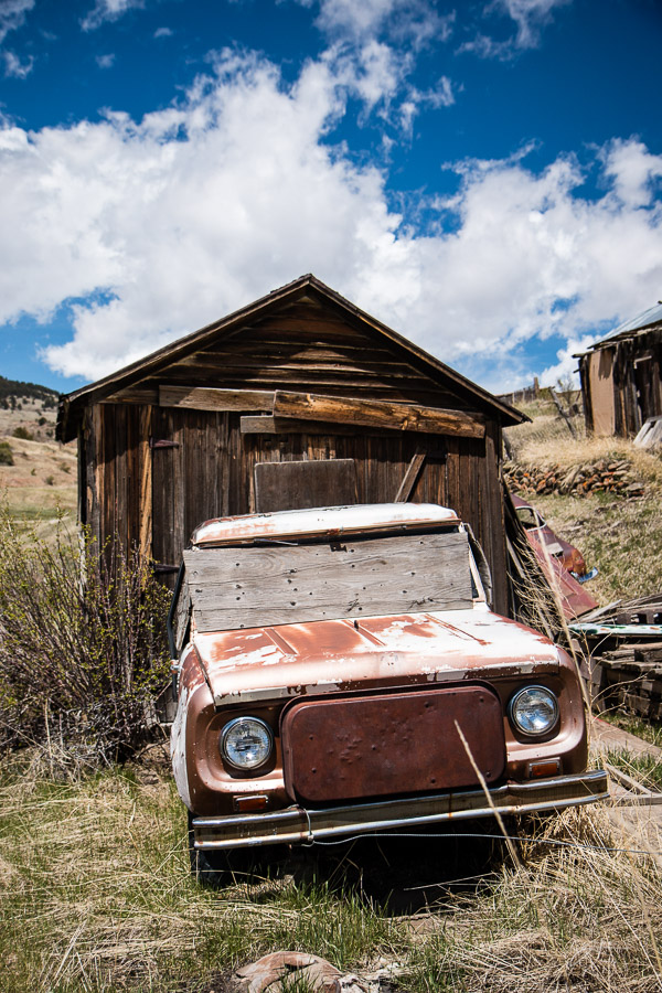 Abandoned cars near Victor