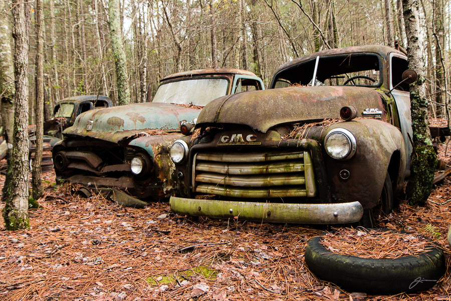Abandoned cars near White, GA 