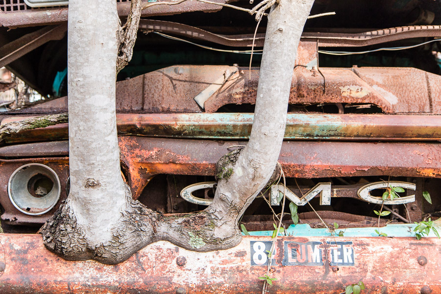 Abandoned cars near White, GA 