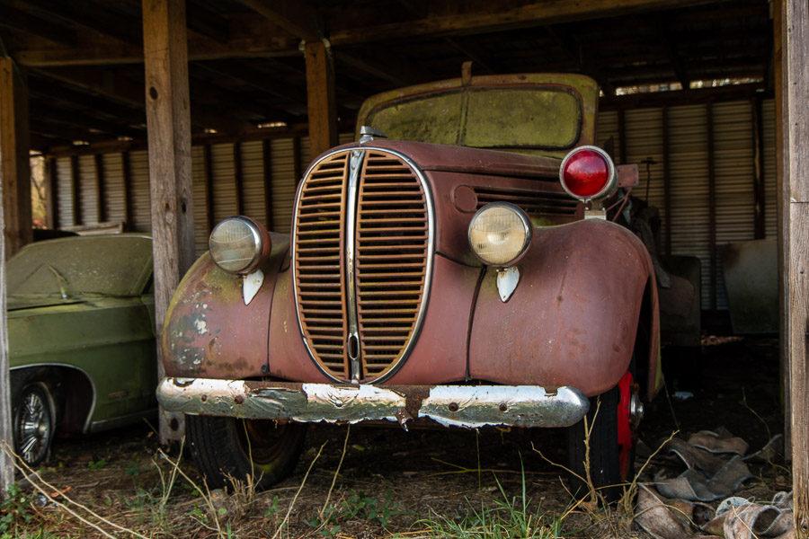 Abandoned cars near White, GA 